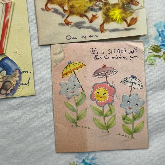 Lot of Kitsch Shower Cards and Wedding Cards - Picture 5 of 13